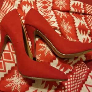 Red Pumps